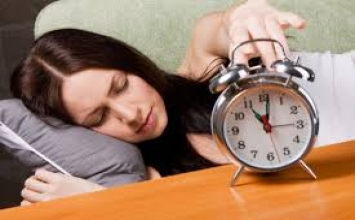 Ngủ nhiều hơn những ngày cuối tuần có thể tăng nguy cơ đau tim
